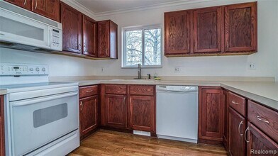 2479 Somerville Dr in Oxford, MI - Building Photo - Building Photo