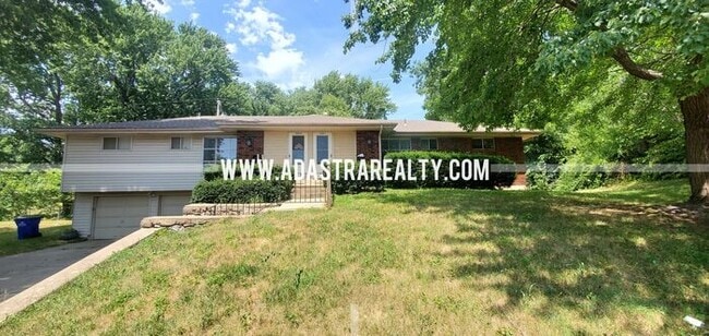 property at 5801 Larsen Ln
