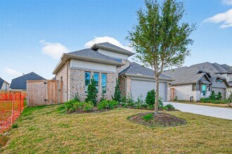 8619 Gleaming Vlg Wy in Richmond, TX - Building Photo - Building Photo