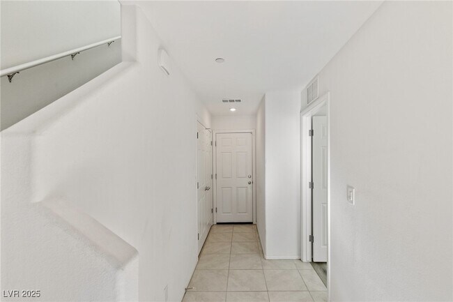 6227 Runestone St in Las Vegas, NV - Building Photo - Building Photo