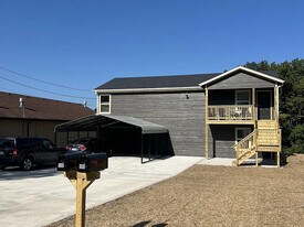 500 N Water St in Warrensburg, MO - Building Photo