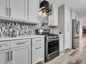 667 Edgebrook Dr in Houston, TX - Building Photo - Building Photo