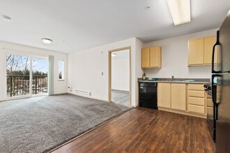 Interurban Senior Living Apartments in Seattle, WA - Building Photo - Building Photo