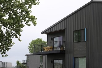 Boat Works Flats in Oshkosh, WI - Building Photo - Building Photo