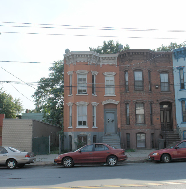 362 Clinton Ave in Albany, NY - Building Photo - Building Photo