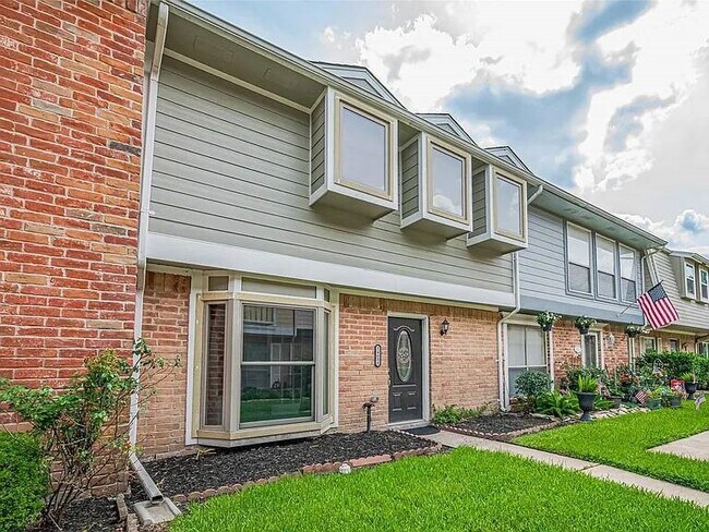 property at 14688 Perthshire Rd