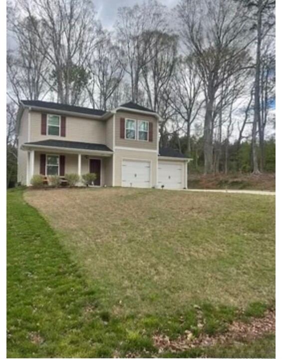 163 Robinhood Loop in Statesville, NC - Building Photo