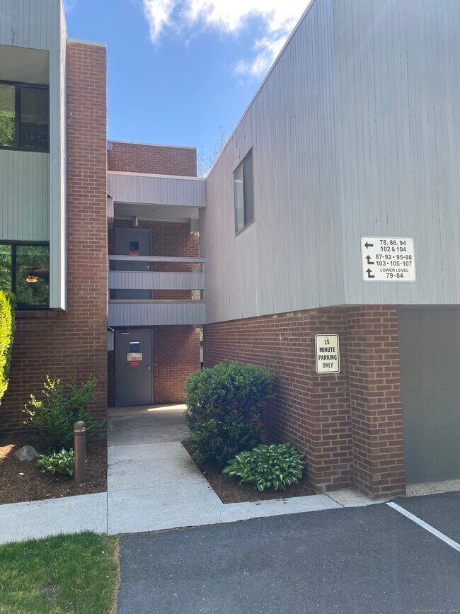 95 Wilton Crest Rd in Wilton, CT - Building Photo - Building Photo