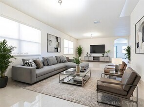 9895 NW 87th Terrace in Doral, FL - Building Photo - Building Photo