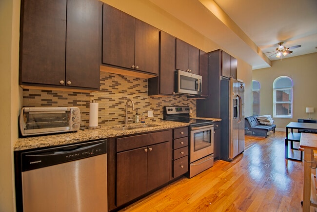 3140 S Indiana Ave in Chicago, IL - Building Photo - Building Photo