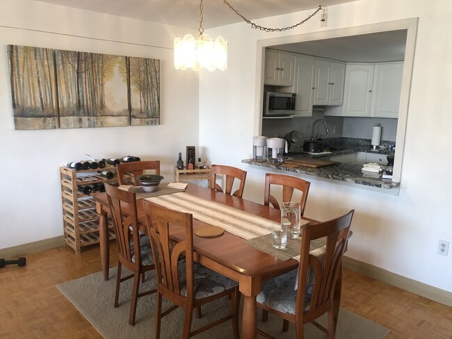45 Longwood Ave, Unit 506 in Brookline, MA - Building Photo - Building Photo
