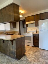 225 S 10th St in Lebanon, OR - Building Photo - Building Photo
