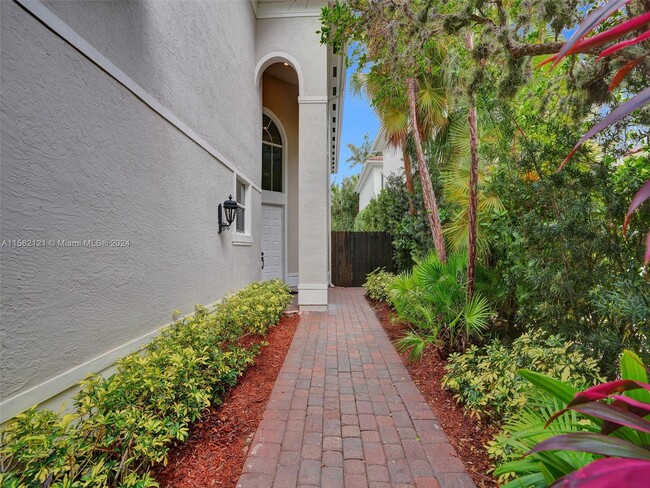 19433 38th Ct in Golden Beach, FL - Building Photo - Building Photo