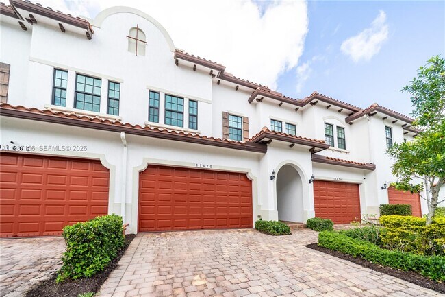 11674 SW 13th Ln in Pembroke Pines, FL - Building Photo - Building Photo