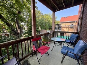 8 Cherry St, Unit 2 in Somerville, MA - Foto de edificio - Building Photo
