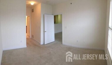 356 Samuel Cir in Sayreville, NJ - Building Photo - Building Photo