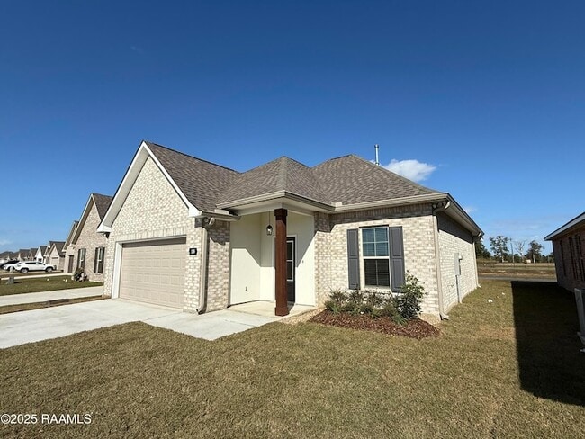 135 Ridley Ln in Youngsville, LA - Foto de edificio - Building Photo