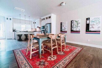 406 NW Retreat Ln in Bentonville, AR - Building Photo - Building Photo