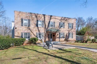 1338 McLendon Ave NE in Atlanta, GA - Building Photo