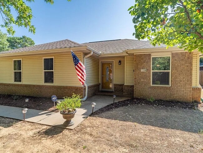 property at 1326 Tradition Ave