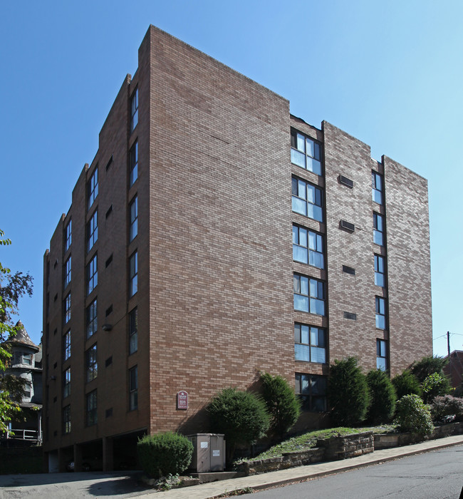 Shaw Manor in McKeesport, PA - Foto de edificio - Building Photo