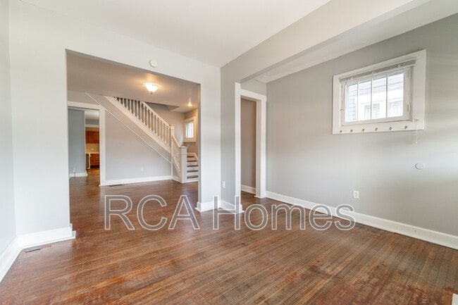 2437 N Pennsylvania St in Indianapolis, IN - Building Photo - Building Photo