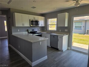 11451 Char Ann Dr in Ft. Myers, FL - Building Photo - Building Photo