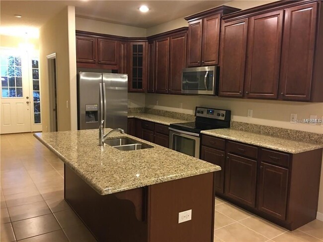 2556 Nouveau Wy in Kissimmee, FL - Building Photo - Building Photo