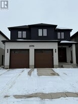 2596 Buroak Dr in London, ON - Building Photo