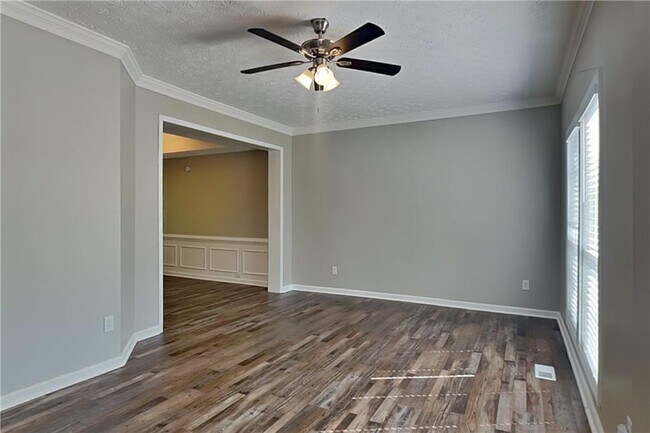 2875 White Blossom Ln in Suwanee, GA - Building Photo - Building Photo