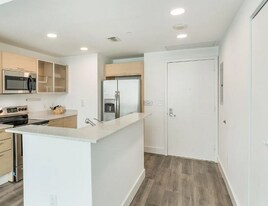 350 NE 24th St, Unit 908 in Miami, FL - Building Photo