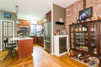 807 Washington St in Hoboken, NJ - Building Photo - Building Photo