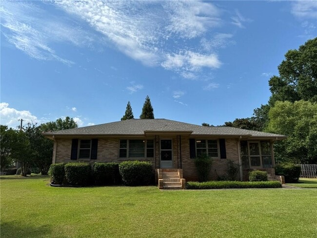 property at 5005 Lower Roswell Rd