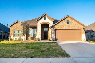 312 Delaford Dr in Forney, TX - Building Photo