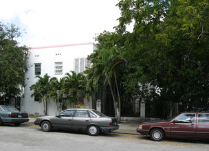 245 NE 33rd St in Miami, FL - Building Photo - Building Photo