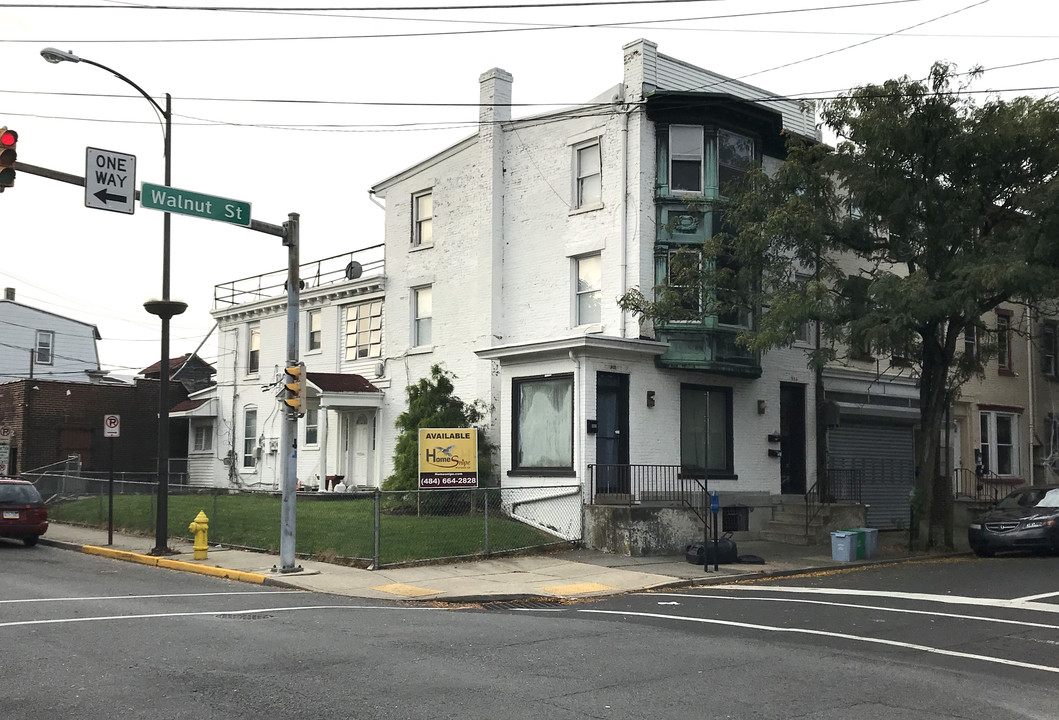 3 Unit + Commercial Garage Allentown PA in Allentown, PA - Building Photo