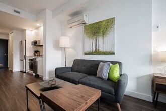 1415 Avenue Overdale in Montréal, QC - Building Photo - Building Photo