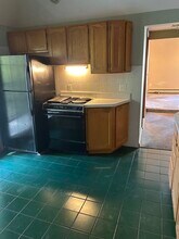 12 Central St in Derry, NH - Building Photo - Building Photo