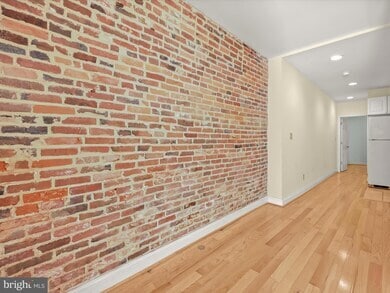 1447 William St, Unit One Bedroom Apt