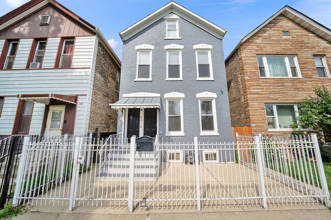 property at 3816 S HONORE St