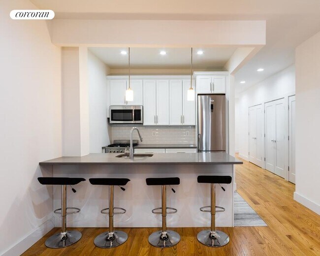 2283 7th Ave in New York, NY - Building Photo - Building Photo