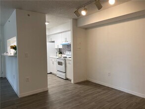 12112 St.Andrews Pl in Miramar, FL - Building Photo - Building Photo