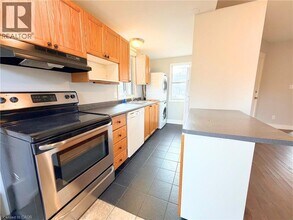 39 West Avenue S in Hamilton, ON - Building Photo - Building Photo