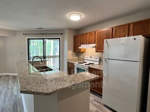833 New Kent Pl in Cary, NC - Building Photo - Building Photo