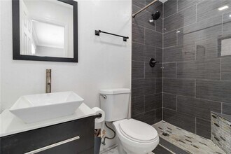 913 SW 49th Ave in Plantation, FL - Building Photo - Building Photo
