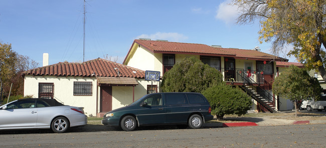 2301-2309 N St in Merced, CA - Building Photo - Building Photo