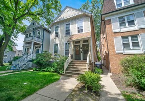 2036 Sherman Ave in Evanston, IL - Building Photo