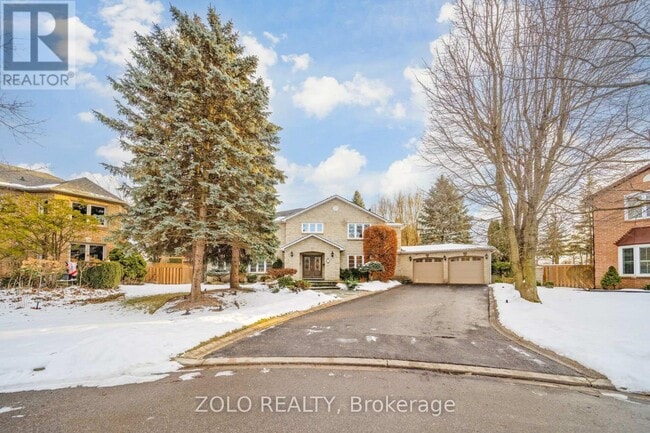property at 8 Enchanted Ct