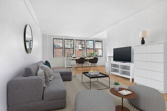 241 E 76th St in New York, NY - Building Photo - Building Photo