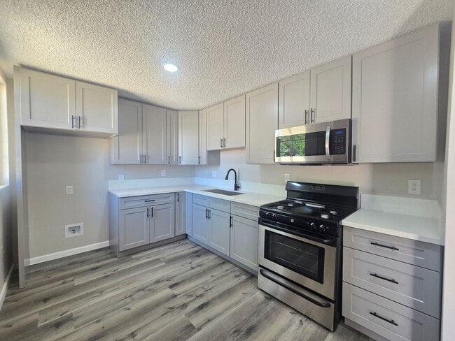 38502 Lemsford Ave in Palmdale, CA - Building Photo - Building Photo